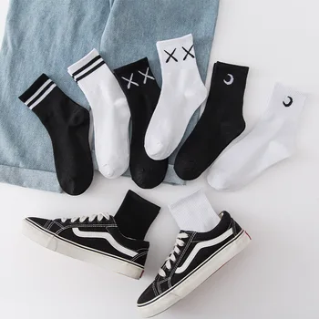 Triibuline Soild Värvi Puuvillane Unisex Sokid Streetwear Harajuku Must Valge Paarid Rula Silmkoelised Vabaaja Sport Socks Fashion